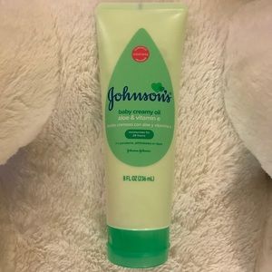 JOHNSON’S CREAMY OIL